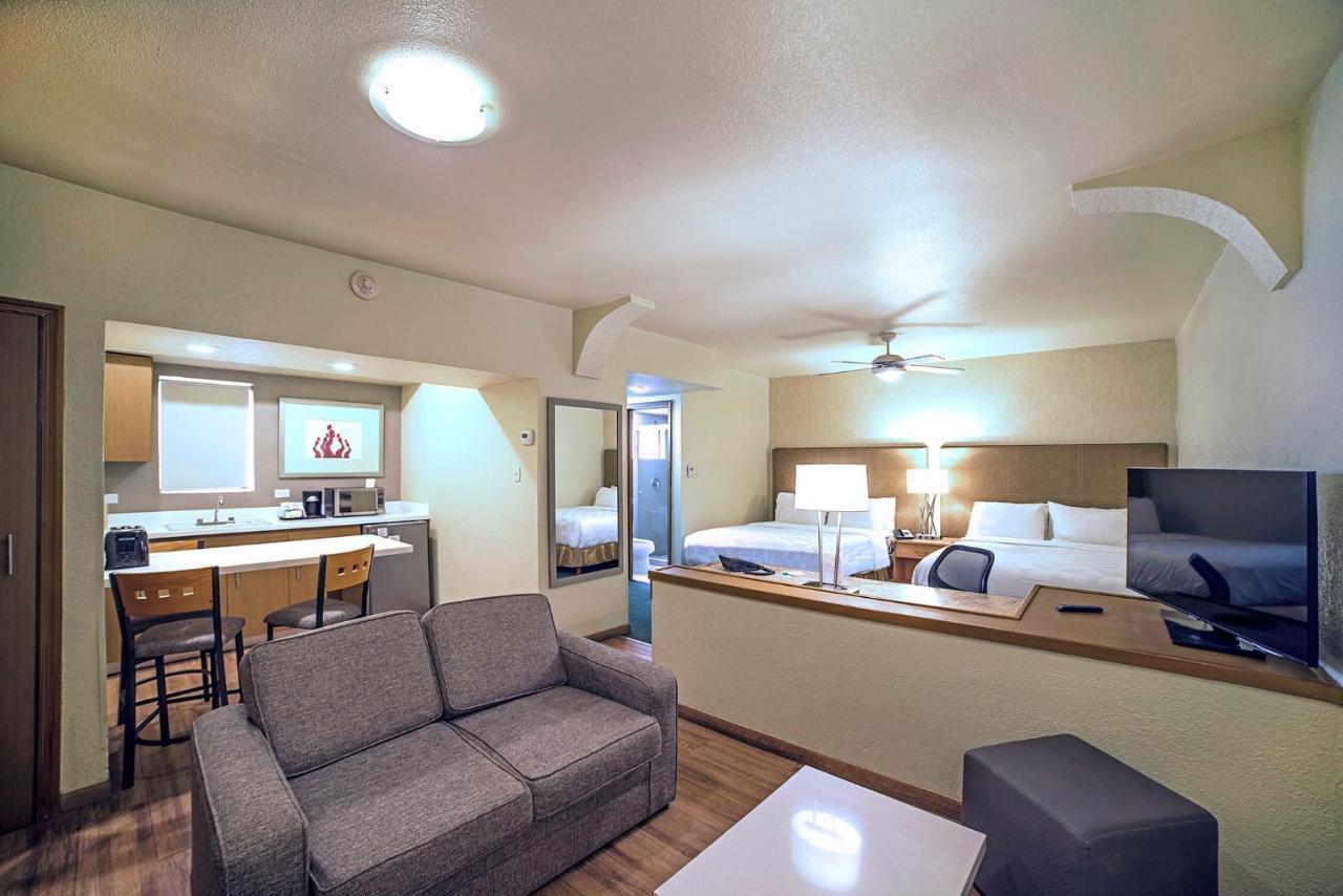 Holiday Inn Hotel&Suites Chihuahua, an IHG Hotel Bagian luar foto
