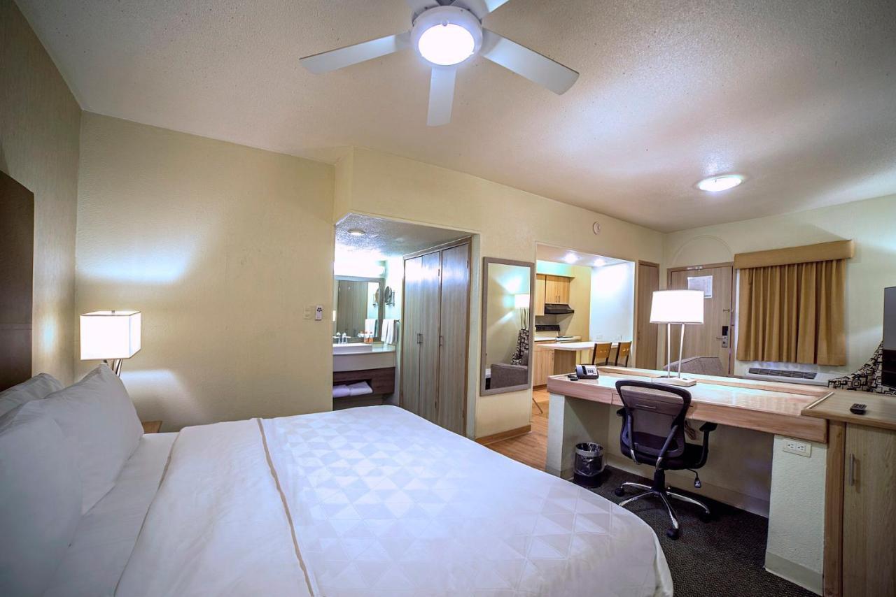 Holiday Inn Hotel&Suites Chihuahua, an IHG Hotel Bagian luar foto