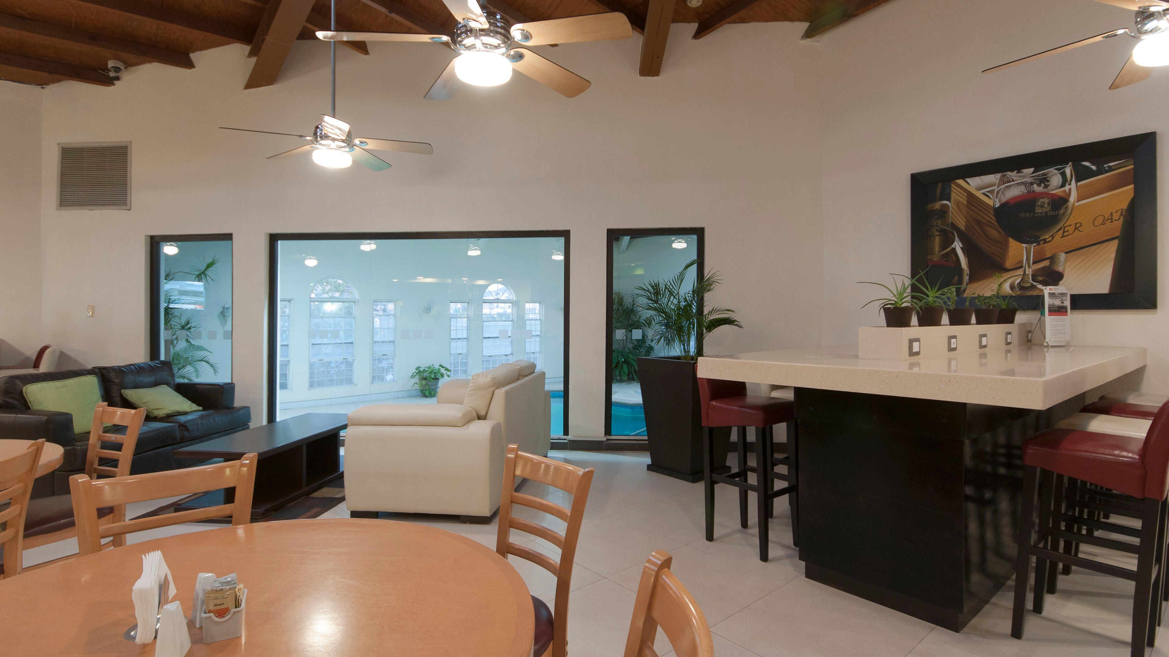 Holiday Inn Hotel&Suites Chihuahua, an IHG Hotel Bagian luar foto
