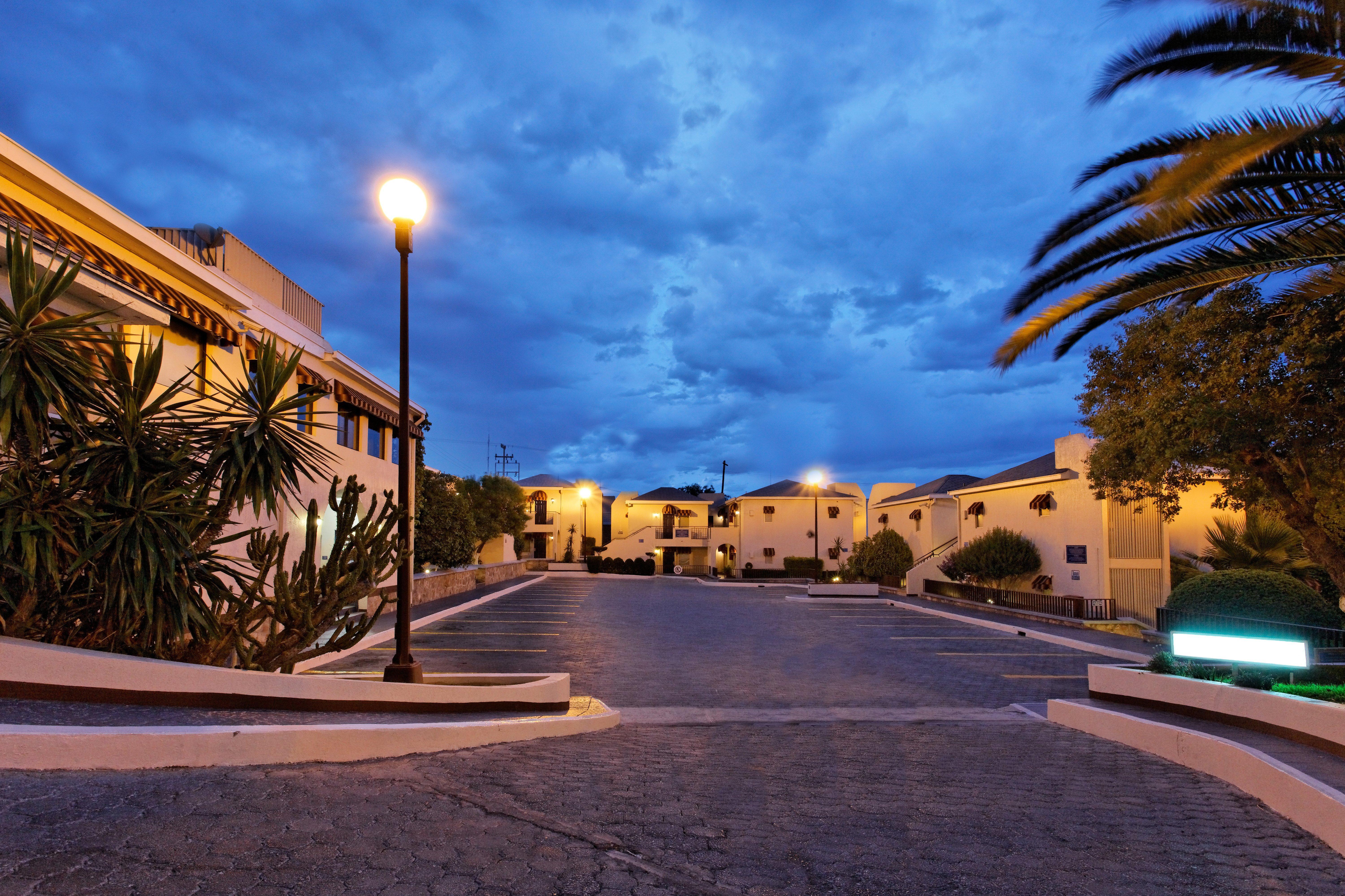 Holiday Inn Hotel&Suites Chihuahua, an IHG Hotel Bagian luar foto