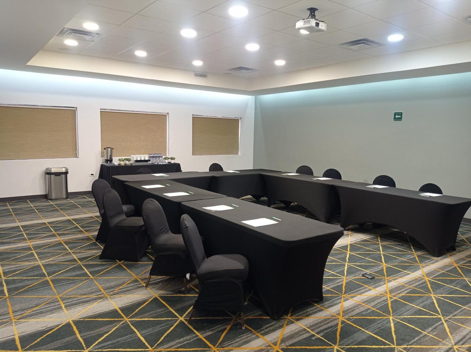 Holiday Inn Hotel&Suites Chihuahua, an IHG Hotel Bagian luar foto