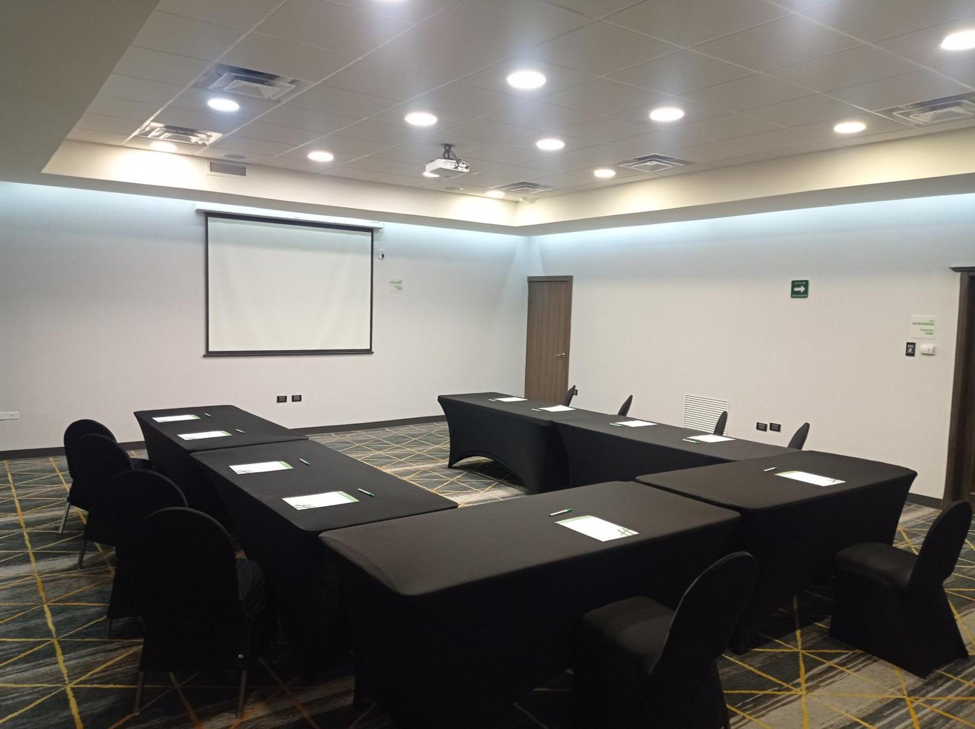Holiday Inn Hotel&Suites Chihuahua, an IHG Hotel Bagian luar foto